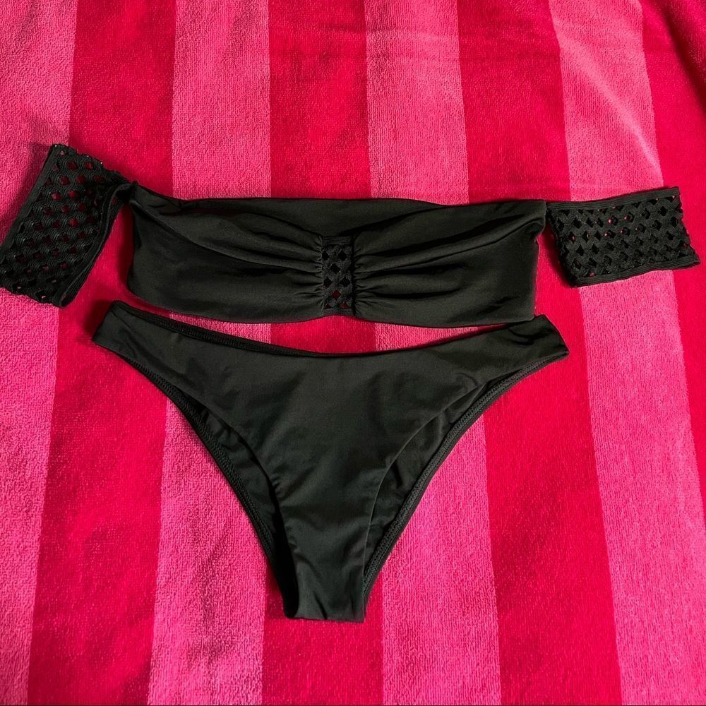 Two pieces bikini set!!